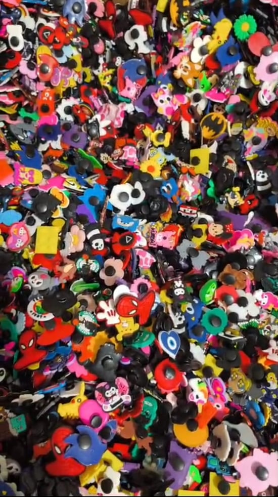 Colours Accessories Standlı Terlik Süsü Karışık (2500 Adet)