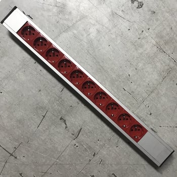 UPS PRİZ U42 ALUMİNYUM PROFİLDE 10 ADET PRİZ+2 ADET 22.5X45MM YAYLI KAPA