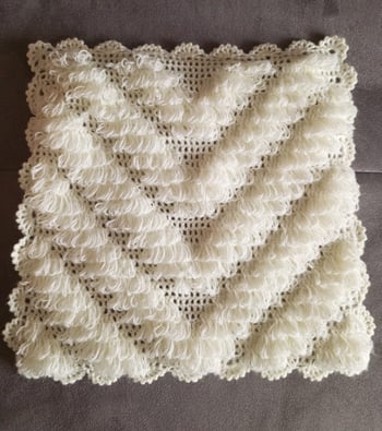 HERŞEY FIRSAT Banyo Lifi Yün El Örmesi Çeyizlik Kare Düz Desenli-Krem