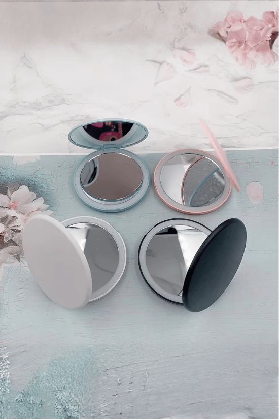 Mini Dairesel LED Işıklı Katlanabilir Makyaj Aynası – Kompakt Tasarım Pembe