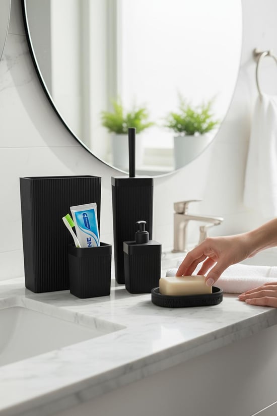 siyah banyo seti, banyo aksesuar seti, modern banyo seti, 5 parça banyo seti, şık banyo aksesuarları, mat siyah banyo takımı, lüks banyo seti